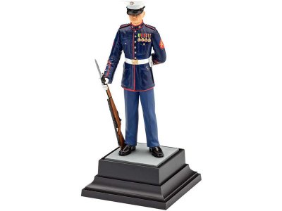 Revell figurky - US Marine (1:16)
