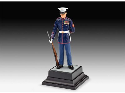 Revell figurky - US Marine (1:16)