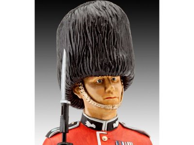 Revell figurka Queens Guard (1:16) sada