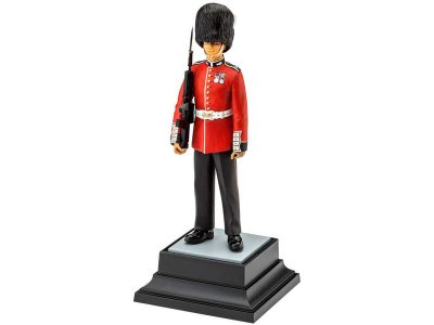 Revell figurka Queens Guard (1:16) sada