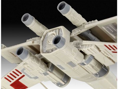 Revell SW X-wing Fighter (1:57) (sada)