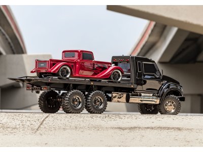 Traxxas TRX-6 Ultimate RC Hauler 6x6 1:10 RTR černý