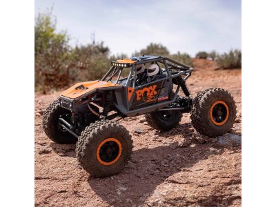 Axial Capra 1:18 4WD RTR šedá