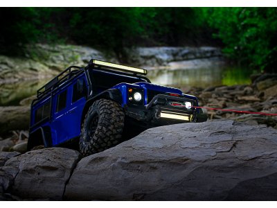 Traxxas TRX-4 Land Rover Defender 1:10 TQi RTR s navijákem pískový