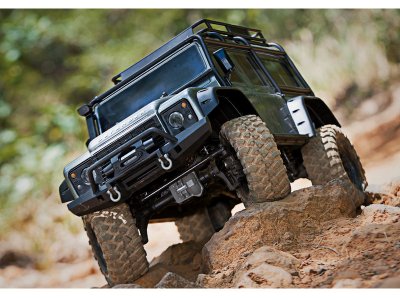 Traxxas TRX-4 Land Rover Defender 1:10 TQi RTR s navijákem pískový