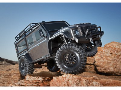 Traxxas TRX-4 Land Rover Defender 1:10 TQi RTR s navijákem pískový