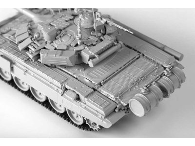 Zvezda 5071 tank T-72 B3 (1:72)