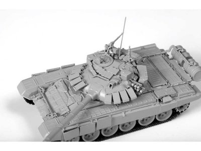 Zvezda 5071 tank T-72 B3 (1:72)