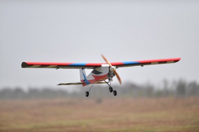 90" Trainer V2 2290mm Červeno-Modro-Černá