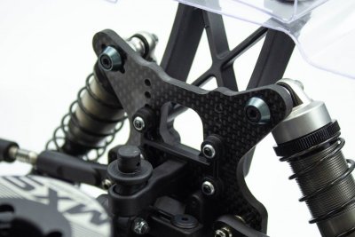Ultimate Mugen MBX-8R uhlíkový držák/parohy zaních olejových tlumičů, 4mm, 1 ks